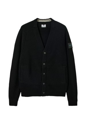 Cardigan nero lavorato a maglia con scollo a V profondo, sei bottoni, due tasche frontali e dettagli a coste sulle spalle e sui polsini.