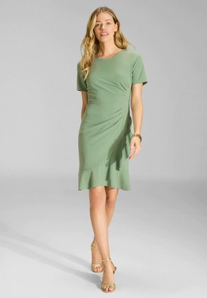 AUS MIT VOLANT AM SAUM - Etuikleid - matcha green