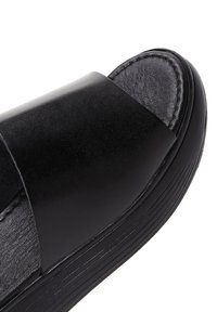 Derimod Ciabattine con tacco - black