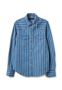 Camicia di jeans blu con strisce verticali bianche, colletto a punte, bottoni a pressione, due tasche sul petto e maniche lunghe con polsini abbottonati.