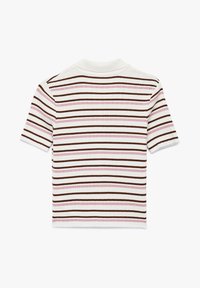 Camisa de manga corta de canalé con rayas horizontales en blanco, rosa y marrón. Cuello clásico y diseño ajustado.