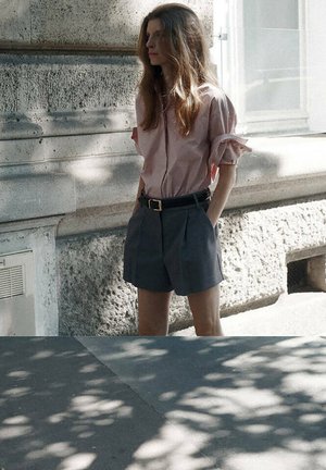 Mango, ADULT - Short - grey