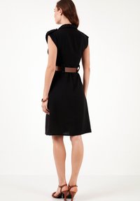 LELA REGULAR FIT - Särkkleit - black