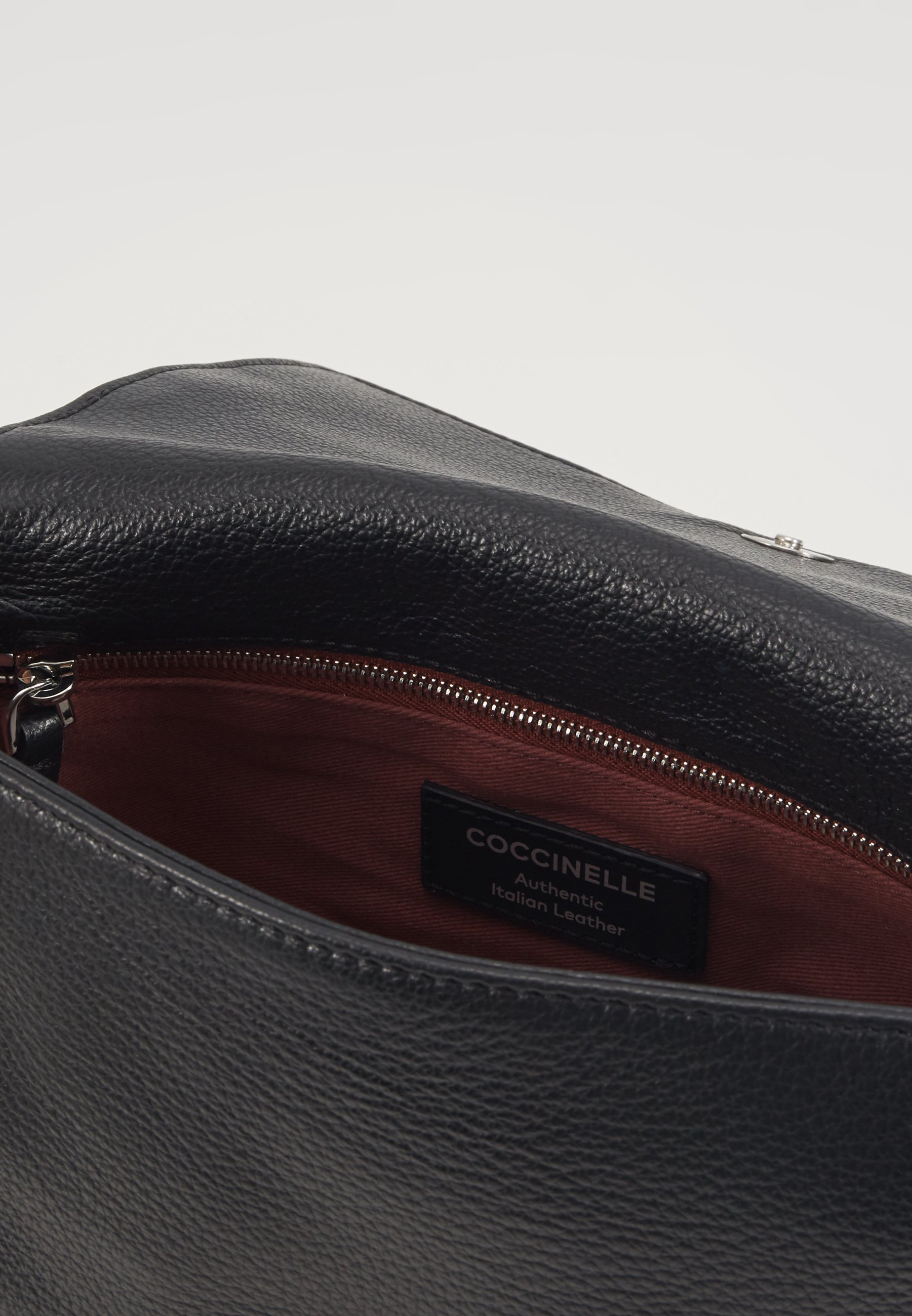 Coccinelle ALIX GRAINY FLAP Skulderveske noir Zalando.no Coccinelle ALIX GRAINY FLAP Skulderveske caramel