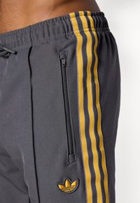 adidas Originals MANCHESTER UNITED ICON TRACK PANT - Klubbklær - utility black