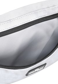 Johnny Urban BAUCHTASCHE ERIK REFLECTIVE - Ledvinka - schwarz reflektierend