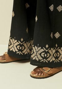 Next EMBROIDERED WIDE LEG  - Tygbyxor - black