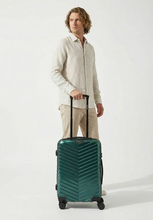 Redolz, ESSENTIALS 18 2.0 4 ROLLEN KABINENTROLLEY S 55 CM MIT DEHNFALTE UNISEX - Trolley - metallic-green shiny
