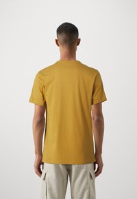 Belstaff Basic póló - glaze yellow