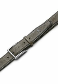 Gürtel aus grauem Leder mit strukturierter Oberfläche, ausgestattet mit einer silbernen Schnalle und verstellbaren Löchern, verziert mit kontrastierenden Nähten.