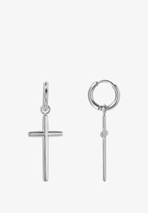 Silberne Creolen mit einem hängenden Kreuzanhänger. Das Kreuz hat eine elegante, polierte Oberfläche und ein einfaches, minimalistisches Design.