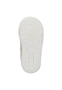 La semelle de chaussure présente un design en caoutchouc blanc texturé avec des motifs segmentés pour l'adhérence. Comprend le nom de la marque "Bunnies" en relief.