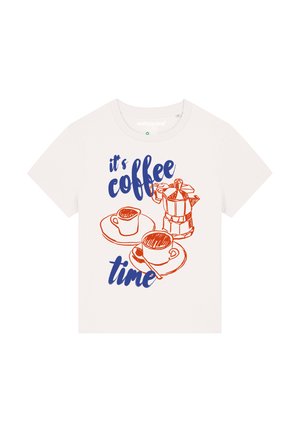 Katoenen t-shirt in crèmekleur met blauwe en oranje bedrukte tekst "het is koffietijd" en een schets van een koffiepot en twee kopjes. Korte mouwen.