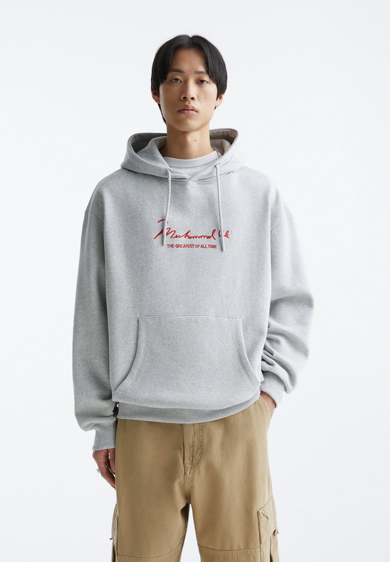 PULL&BEAR MUHAMMAD ALI - Hættetrøje - grey/grå - Zalando.dk