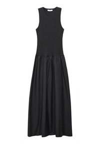 Robe noire sans manches avec un haut ajusté et une jupe évasée plissée. Fabriquée en tissu lisse d'une couleur unie.