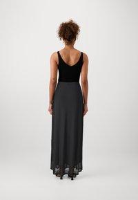 ONLY Tall ONLPARIS SKIRT BOX - Maksi sijonas - black