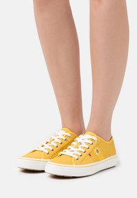 s.Oliver LACE UP - Trainers - yellow