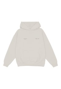 Sudadera gris clara con un bolsillo frontal, capucha con cordón y texto bordado en el pecho. Mangas largas con puños y dobladillo acanalados.