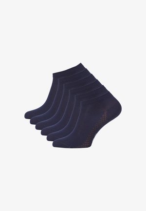 Calze alla caviglia blu navy, confezione da 5, realizzate in misto cotone. Presentano bordi a coste, texture liscia e piccoli fori decorativi vicino al tallone.