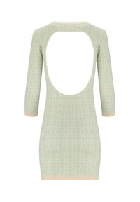 Abito lavorato a maglia di un verde chiaro con motivo geometrico beige, scollo posteriore a barca e maniche 3/4. Tessuto morbido con un design aderente.