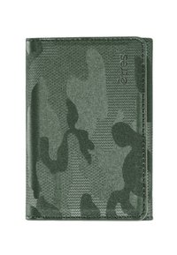 Portefeuille de camouflage vert en tissu durable. Présente une surface texturée et des bords cousus. Logo embossé sur un côté.