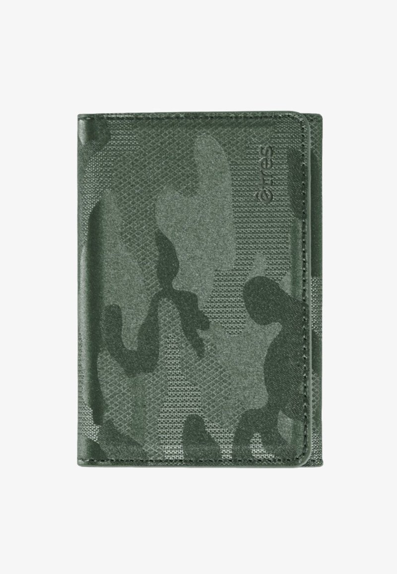 Portefeuille de camouflage vert en tissu durable. Présente une surface texturée et des bords cousus. Logo embossé sur un côté.
