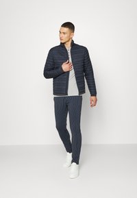 Jack & Jones PREMIUM JJLUKE LIGHT JACKET - Casaco de verão - dark navy