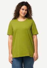 Ulla Popken - RUNDHALSAUSSCHNITT HALBARM - T-shirt basic - apple green Miniatuurafbeelding 1