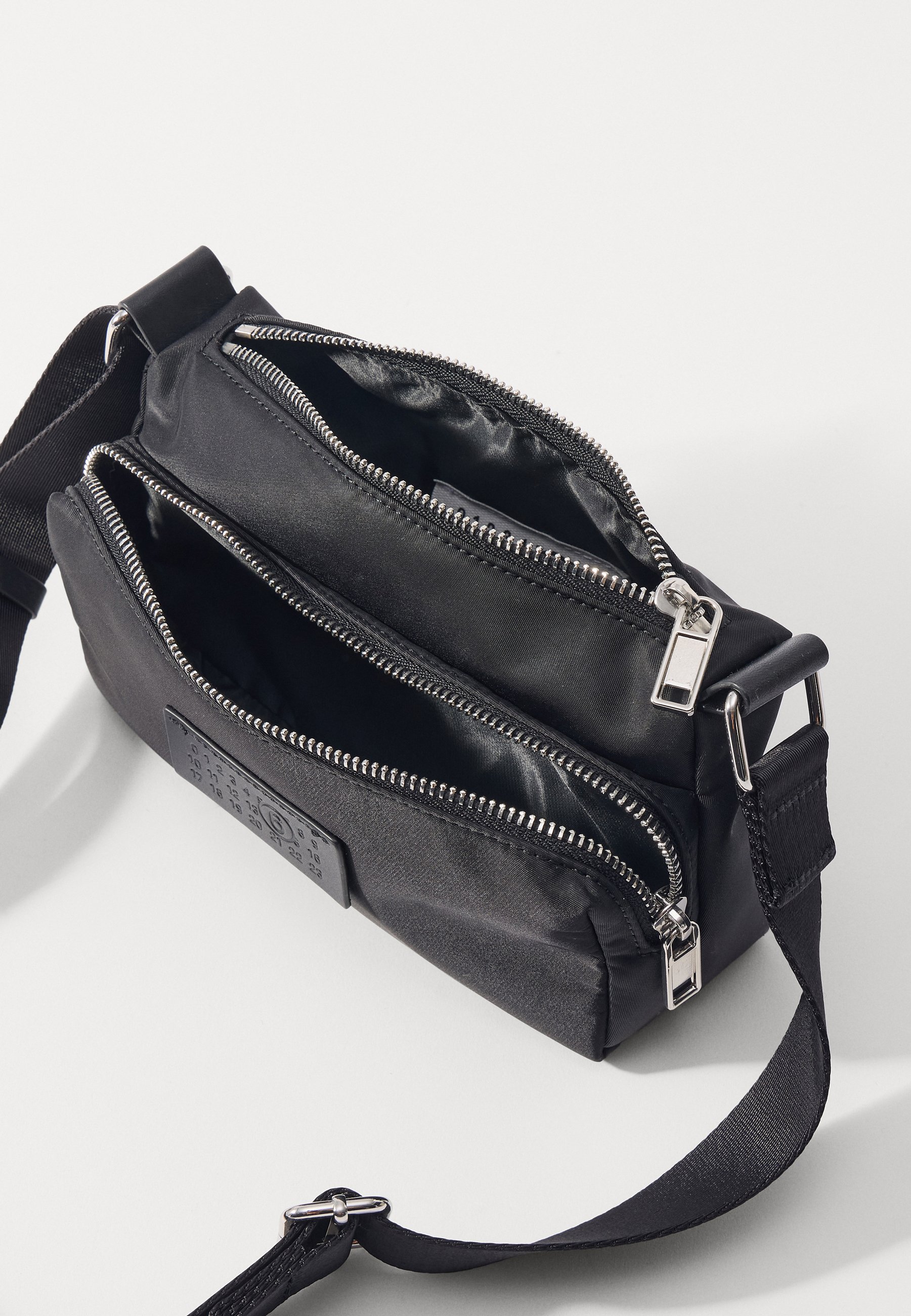 MM6 Maison Margiela POCKETS CROSSBODY BAG - Cross body bag - black