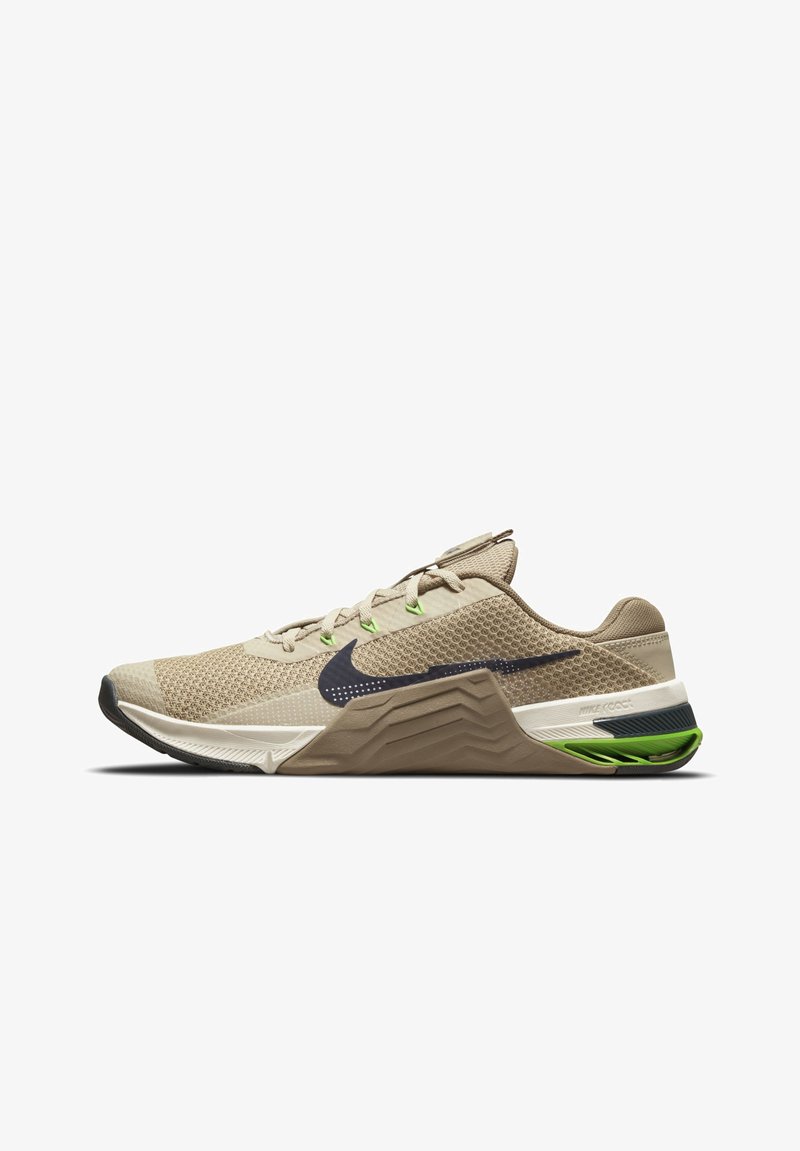 Nike Performance METCON 7 UNISEX - Sapatilha de treino - rattan/thunder blue-sandalwood-sail-green strike