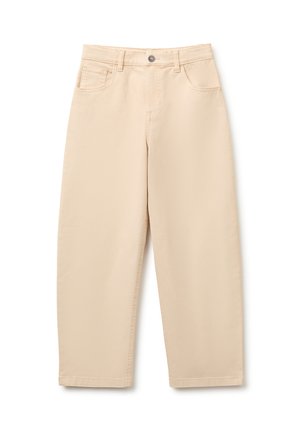 Beige hoch taillierte Hose mit geradem Bein, Vordertaschen und Gürtelschlaufen, Knopfverschluss und sichtbaren Nähten auf weißem Hintergrund.