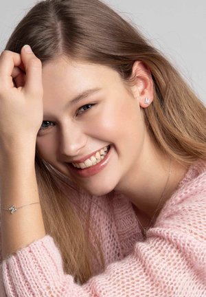 BUCHSTABE MIT ZIRKONIA LETTER - Bracelet - silver coloured