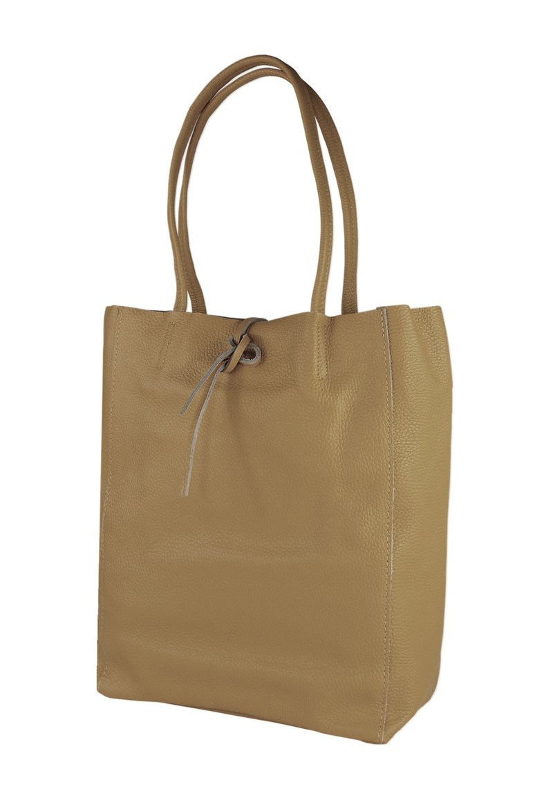 Leren tas in tan kleur met een gestructureerde vorm, dubbele handgrepen en een trekkoordsluiting. Heeft een gestructureerd oppervlak en een minimalistisch ontwerp.