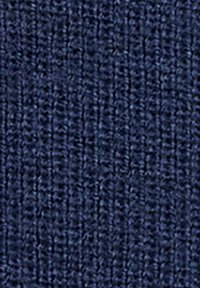 Tessuto testurizzato blu navy con un motivo intrecciato, caratterizzato da una struttura a coste fine e strette e da una superficie morbida e leggermente pelosa.