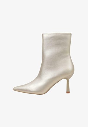 LIMMA, SHANDA - Botines - gold-coloured