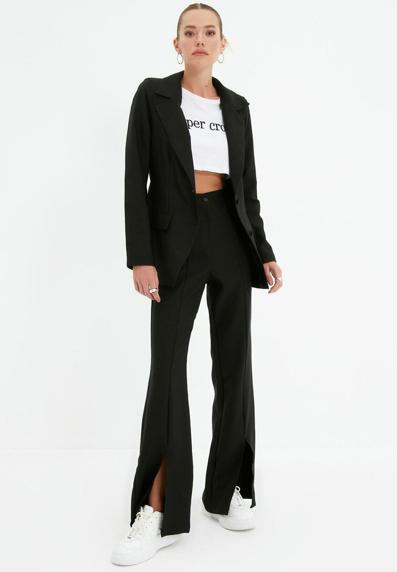 Trendyol Broek zwart
