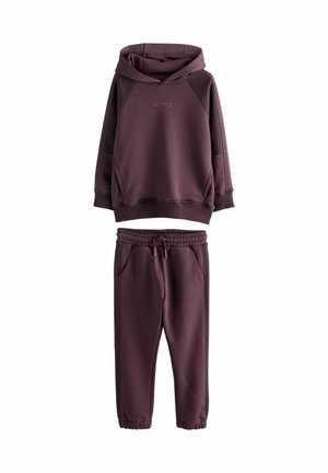 Bordeauxfarbener Kapuzenpullover mit einer Fronttasche und Kordelzug, kombiniert mit passenden Jogginghosen mit elastischem Bund und Seitentaschen.