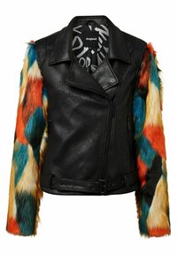 Czarna kurtka z imitacji skóry z wielokolorowymi rękawami z sztucznego futra, w niebieskie, pomarańczowe i żółte diamentowe wzory. Zamek z przodu oraz pasek.