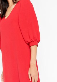 LolaLiza Dnevna obleka - red lipstick