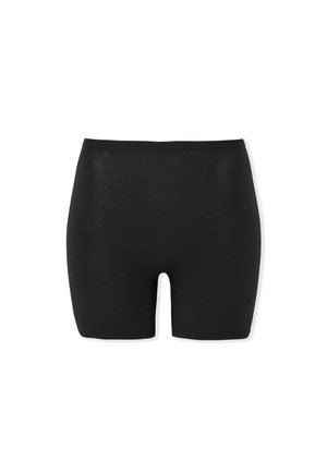 Czarny top bez ramiączek i szorty z wysokim stanem wykonane z gładkiego, elastycznego materiału. Ubrania nie mają widocznych wzorów ani elementów metalowych.