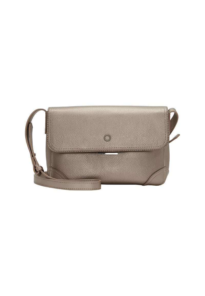 Metallic beige crossbody taske med en struktureret overflade, flaplukning og justerbar strop. Har et subtilt logo og minimalistisk design.