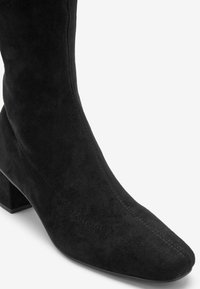 Next FOREVER COMFORT SOCK BLOCK HEEL KNEE HIGH REGULAR/WIDE FIT - Bottes - black