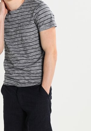 T-shirt z nadrukiem