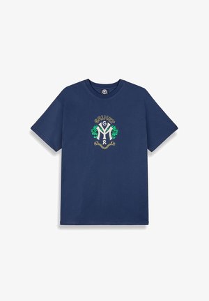 Granatowa bawełniana koszulka T-shirt z krótkim rękawem, z centralną grafiką w białym i zielonym kolorze, zawierająca tekst "GRIMEY" oraz kwiatowe akcenty.