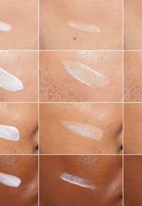 Cinq rangées d'échantillons de crème sur des teintes de peau variées, montrant des textures allant de translucides à opaques avec des brillances et des finitions variées.