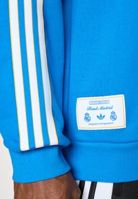adidas Originals REAL MADRID ICON - Klupska odjeća - bluebird/white