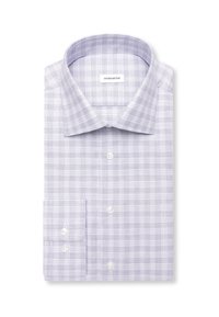 Chemise habillée à manches longues à carreaux violet clair avec col pointu, boutons blancs et étiquette de marque visible à l'intérieur du col.