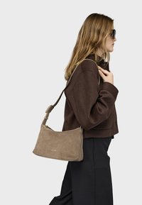 nat & nin BOWIE - Cross body bag - taupe