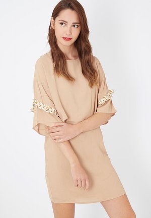 Vestido informal - beige
