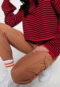 Monki Maglione - black